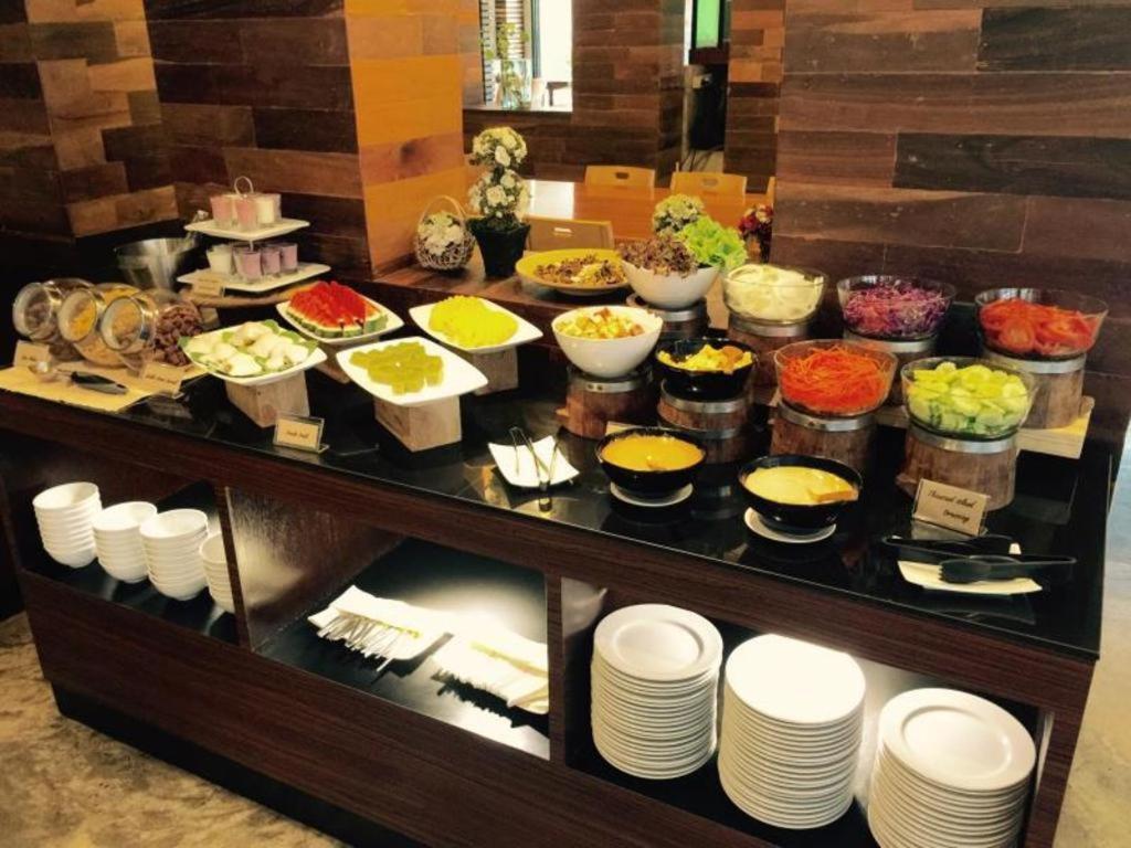 Klim Hotel Buriram Esterno foto