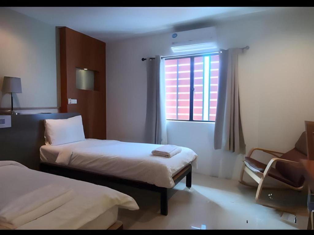 Klim Hotel Buriram Esterno foto