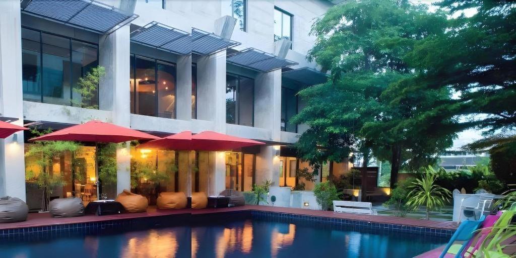 Klim Hotel Buriram Esterno foto